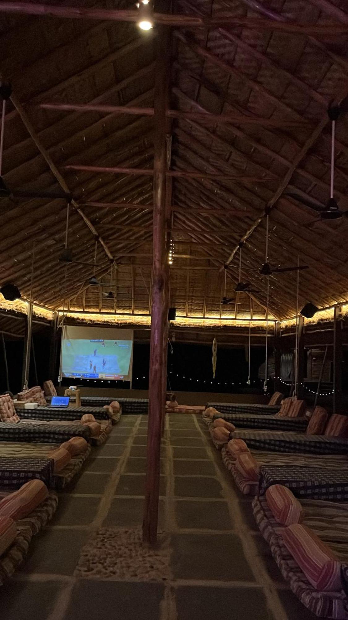 Tropical Hampi Hotel Buitenkant foto