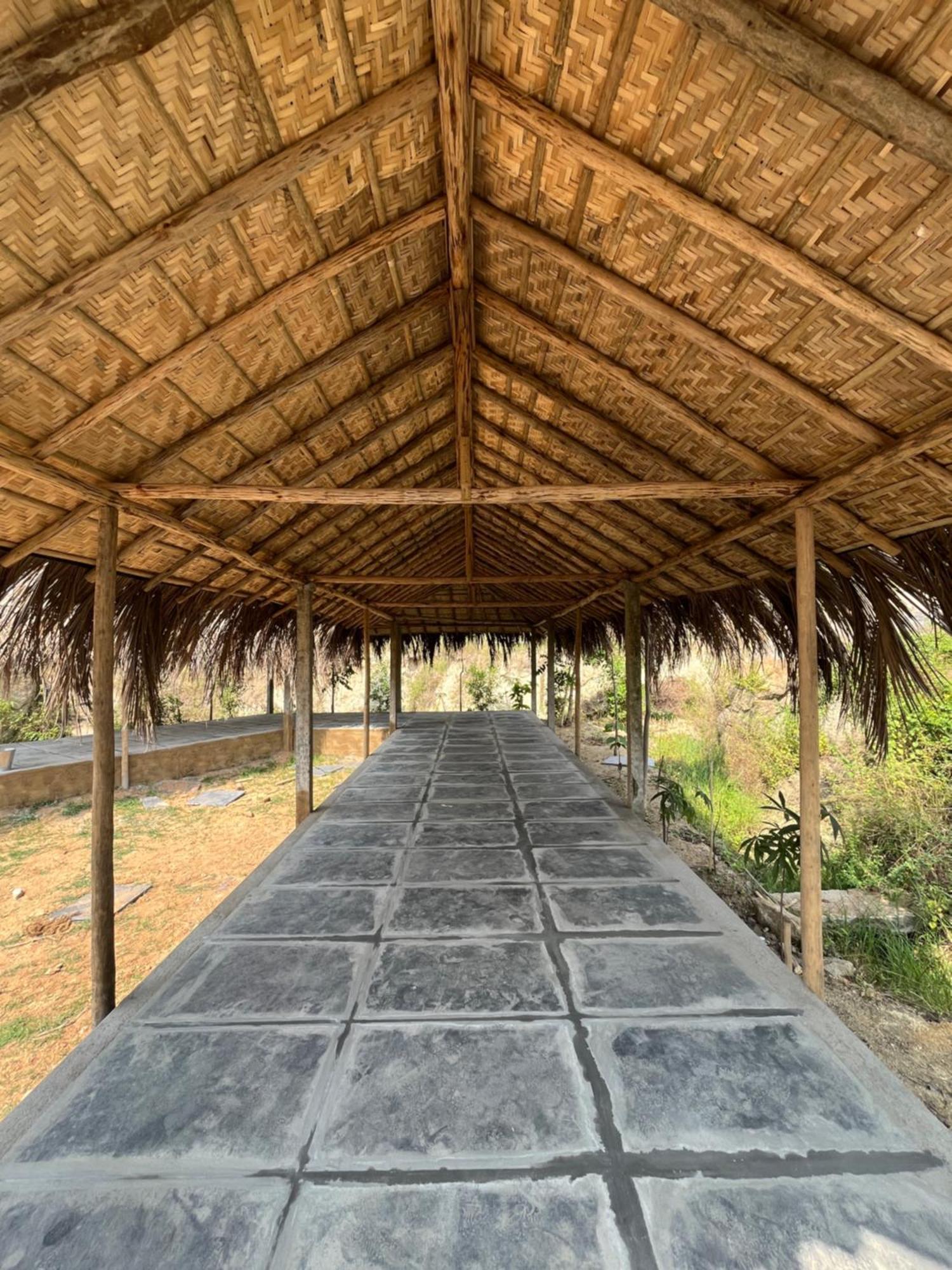 Tropical Hampi Hotel Buitenkant foto